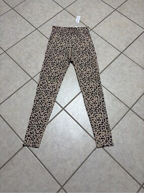 La Hearts Pacsub Tan and Black Leopard Print Leggings SZ Medium NWT